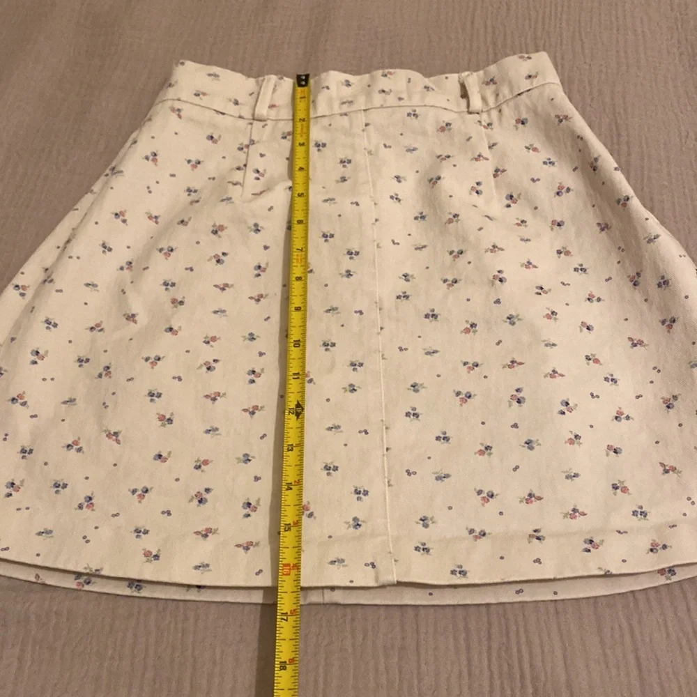 PINKYOTTO New York Floral Mini Skirt. Size S